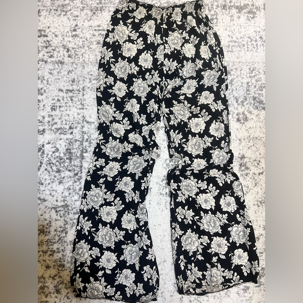 Brandy Melville Black and Cream Floral pants